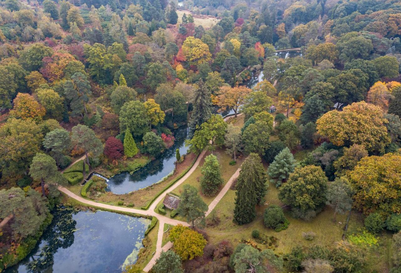 Leonardslee House at Leonardslee Lakes&Gardens Horsham Buitenkant foto
